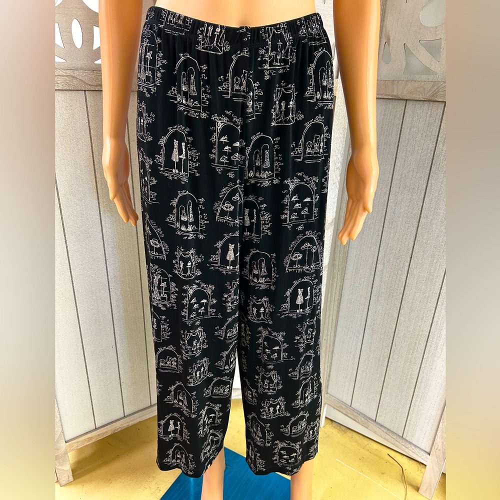 Chico’s Travelers Black Pants Cream Dress Shop Windows Size 3 US L/XL NWT